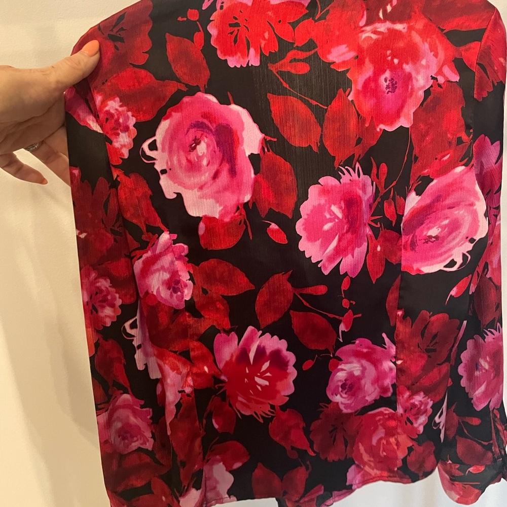 Ladies Blouse - Picture 2 of 2